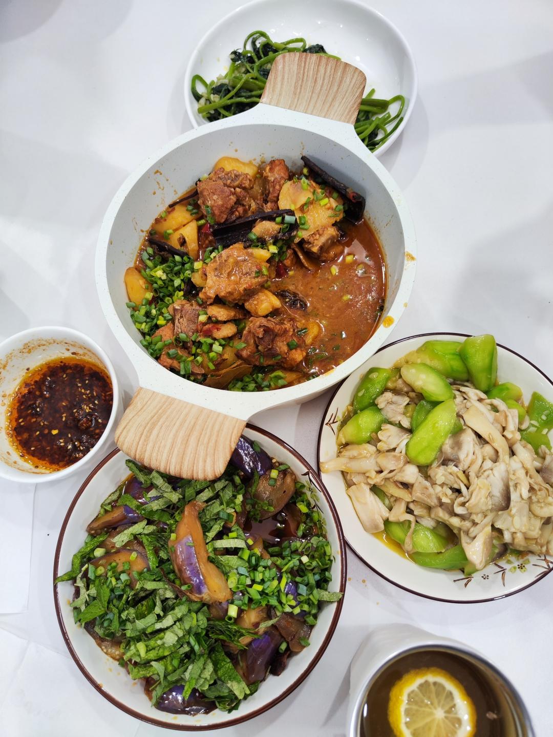 正宗四川土豆烧排骨（红烧排骨）（不焯水不炒糖色）