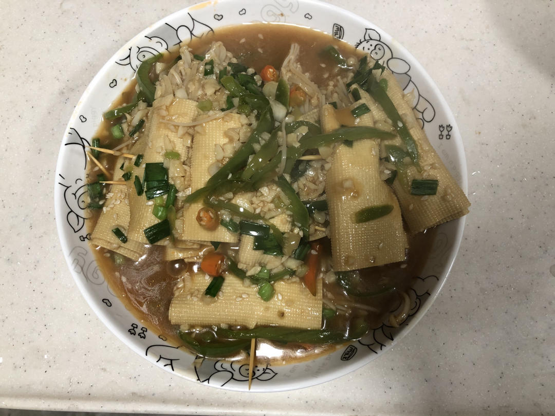 金针菇豆皮卷