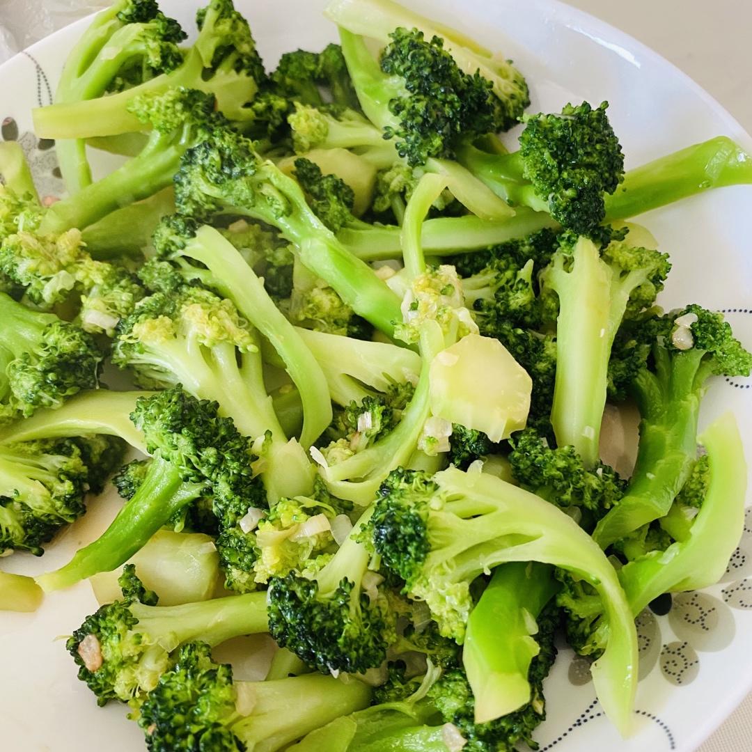 红橡树cy做的蚝油蒜蓉西兰花