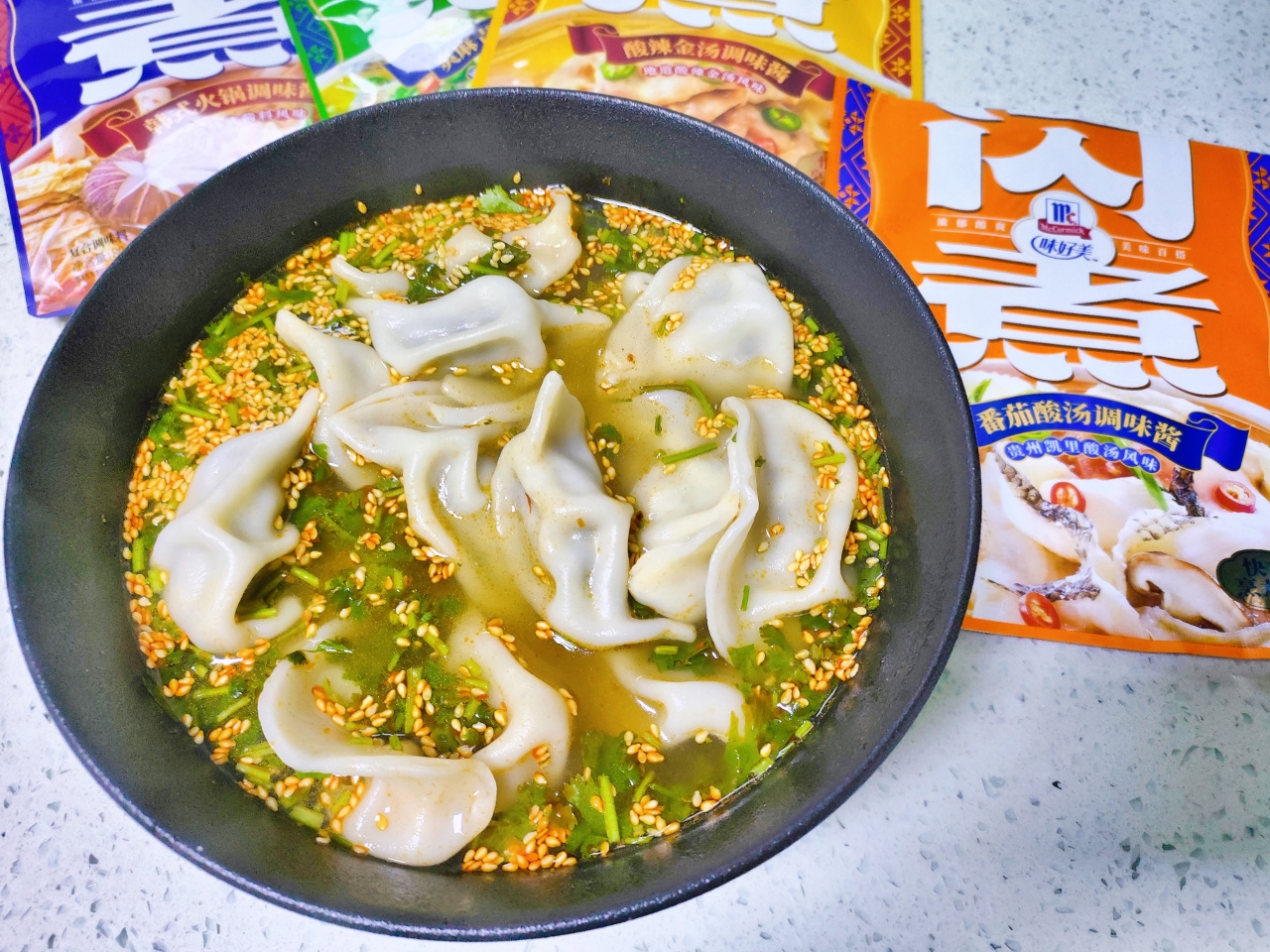 闪煮酸汤水饺的做法