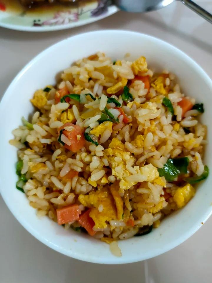 厨师长教你“蛋炒饭”如何做才好吃，答案都在这里面！