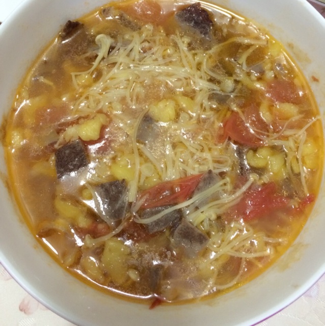 金针菇肥牛番茄锅