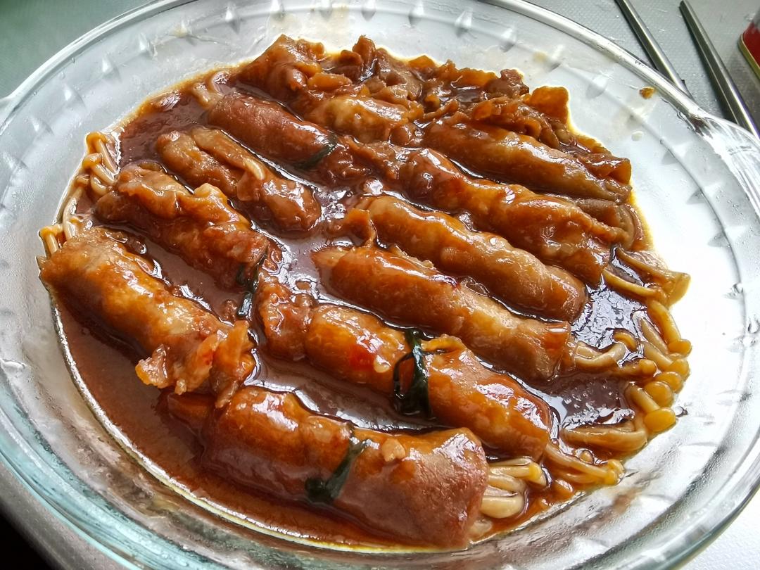 【金针菇肥牛卷】