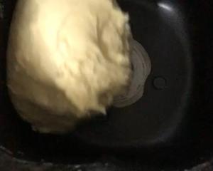 软到爆的酸奶吐司面包（面包机版）超极简单哦、懒人必备的做法 步骤1