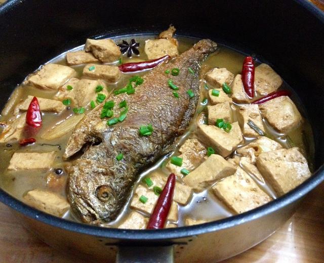 黄鱼炖豆腐的做法