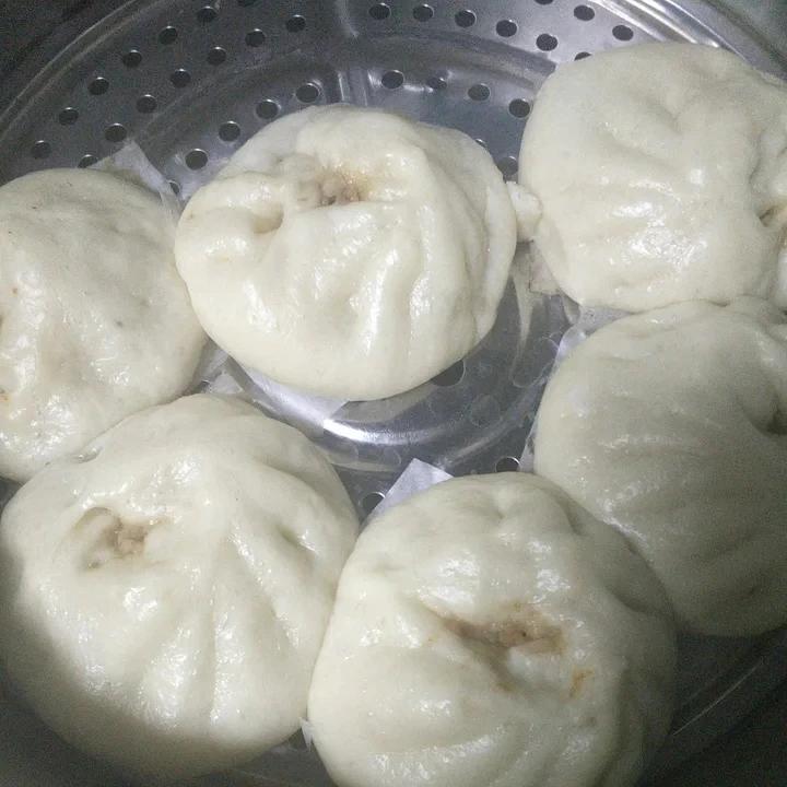 松软多汁的肉包子
