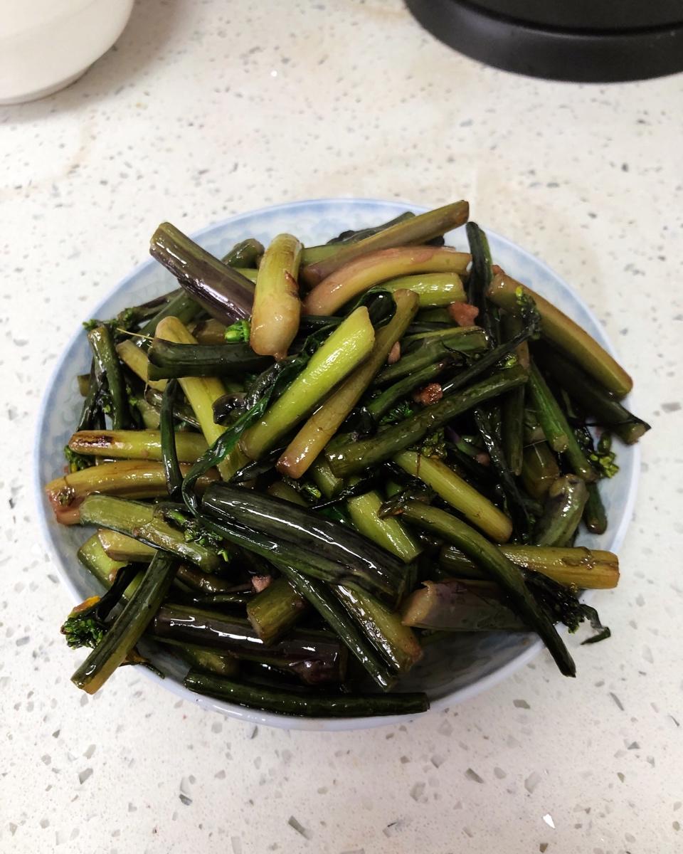 清炒红菜苔