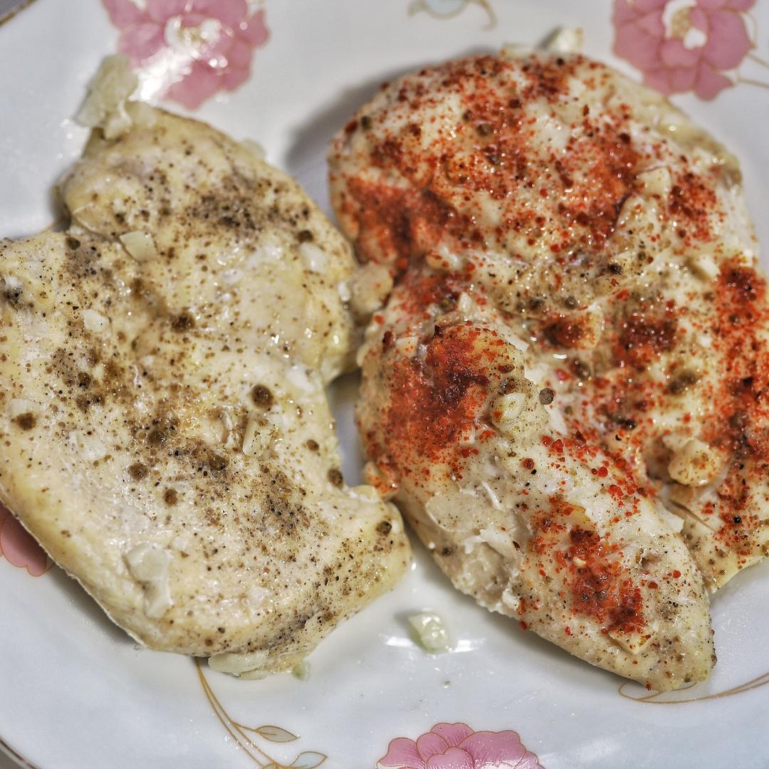 酷炫屌炸天好吃的煎鸡胸肉（香蒜蜂蜜煎鸡胸肉）