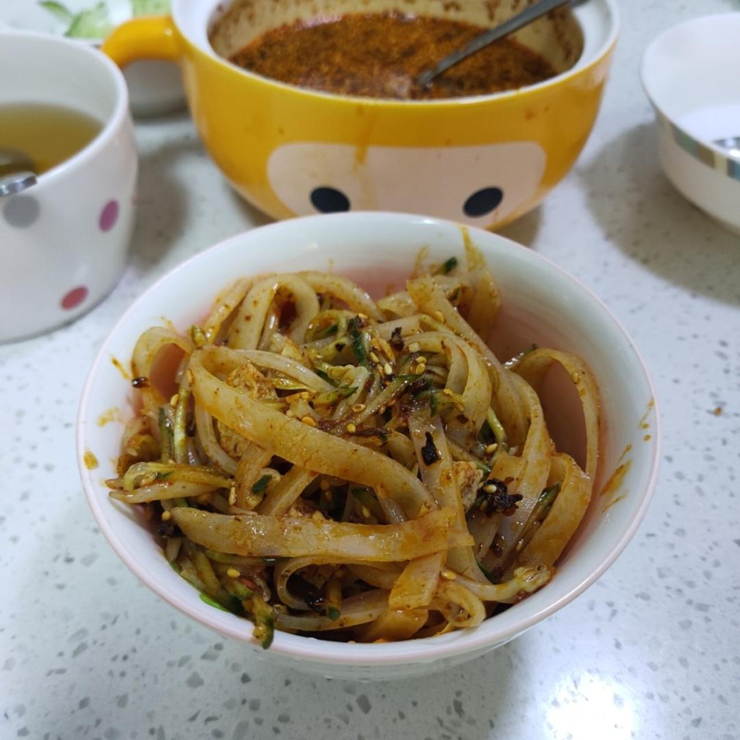 家庭版擀面皮制作全过程🌷