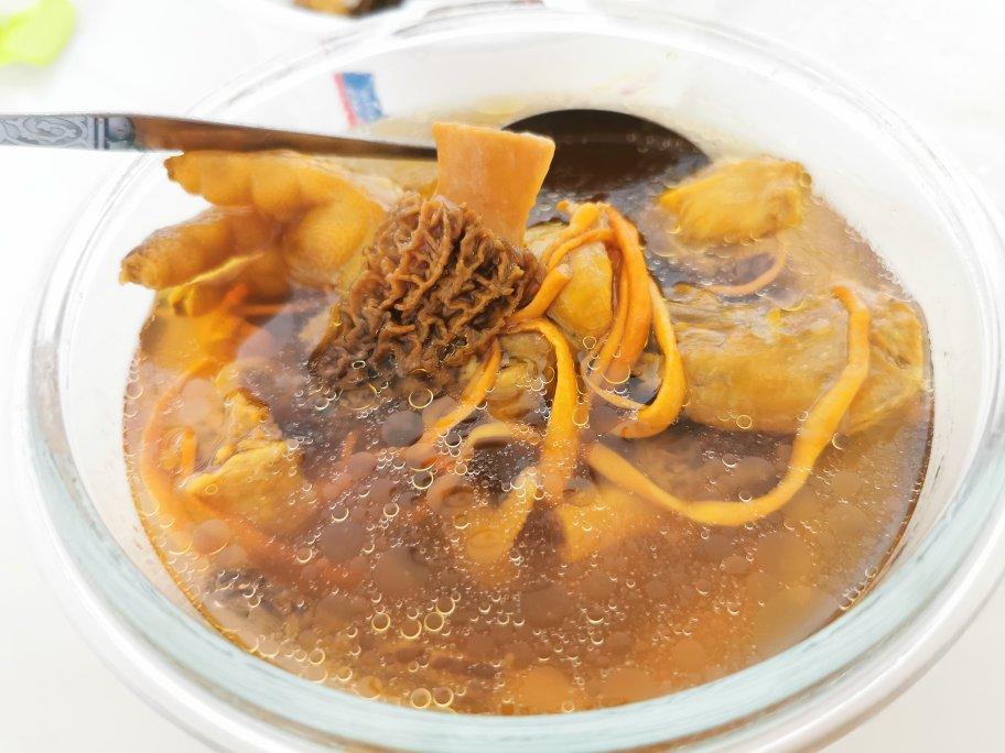 花胶羊肚菌虫草花鸡汤-教你煲广东汤