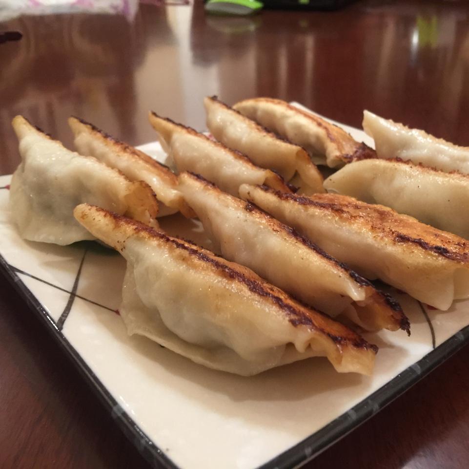 三鲜锅贴 Fried Dumplings