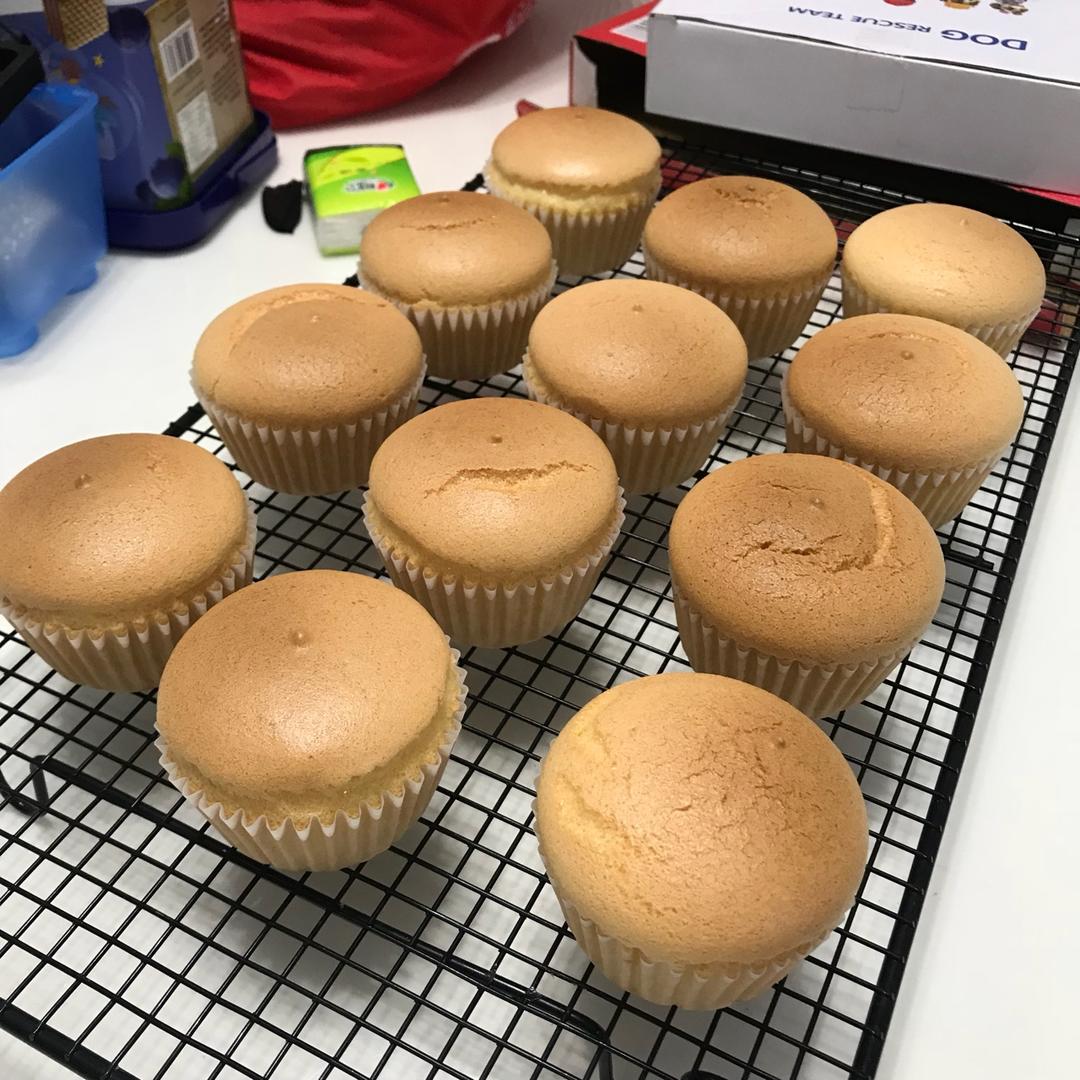 海绵纸杯蛋糕