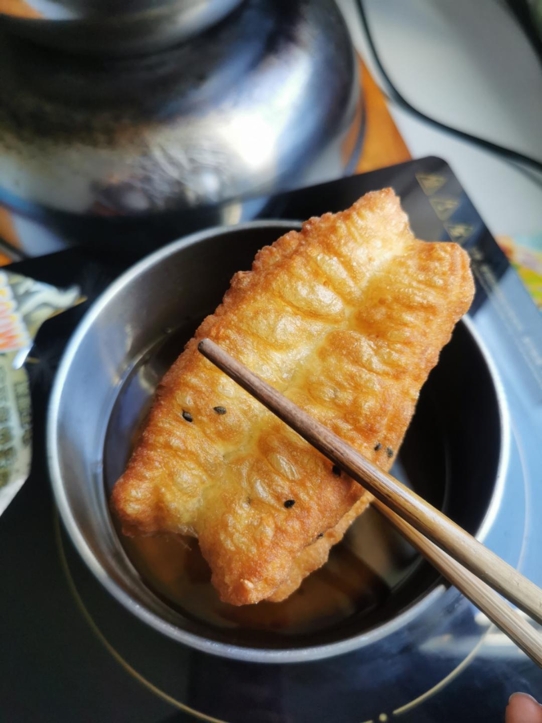 【桥桥妈】炸油条 蝴蝶空心的技巧就在特别的和面整形手法 蓬松酥脆 个个空心