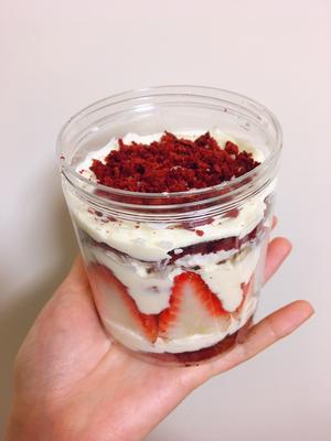 草莓红丝绒蛋糕的做法 步骤10