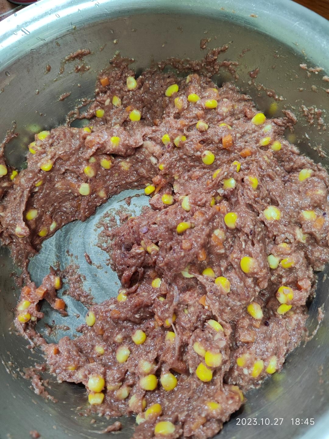 买3斤新鲜牛肉在家自制儿童牛肉饼，营养丰富，鲜嫩多汁