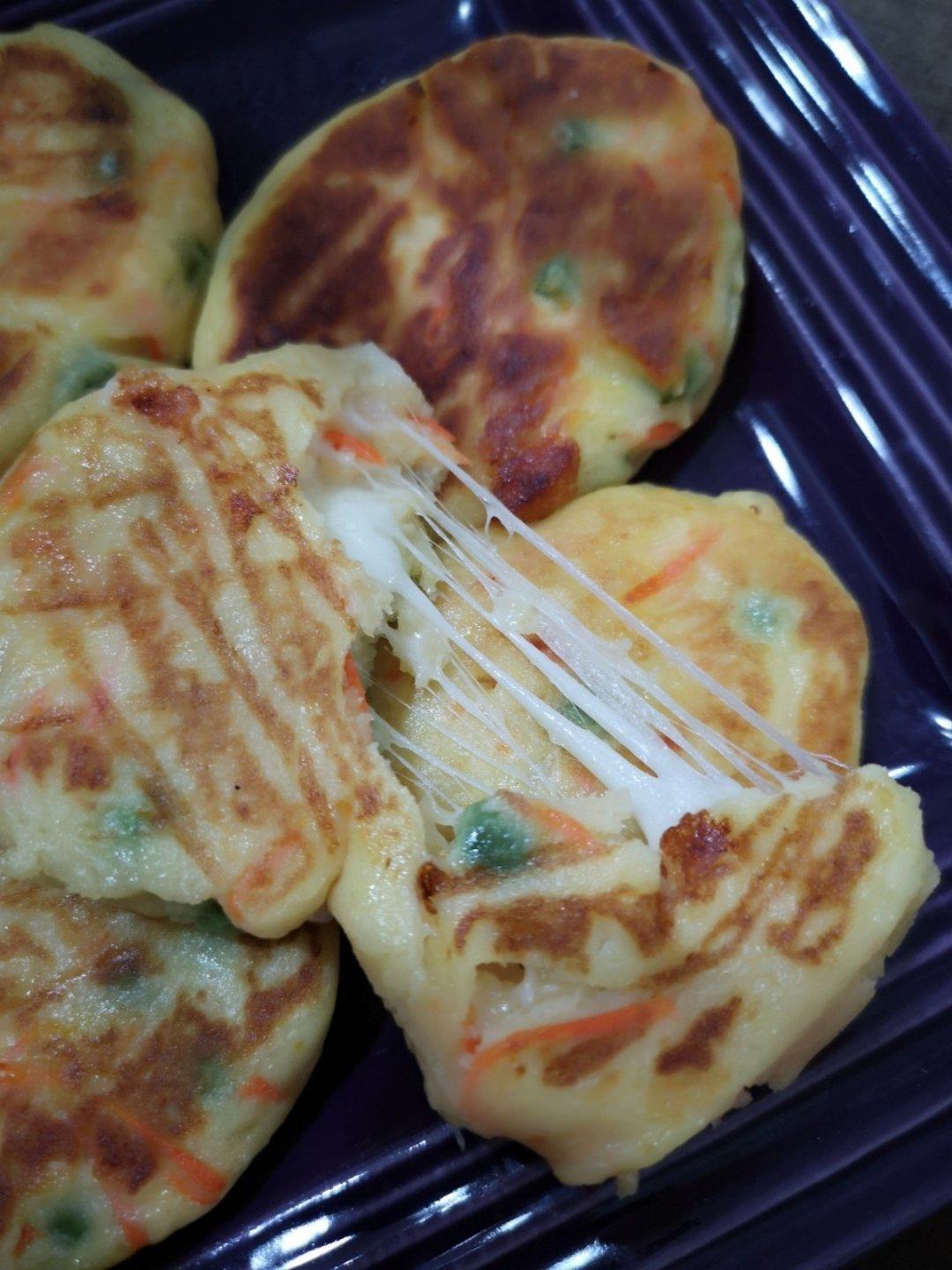 会拉丝的马苏里拉芝士土豆煎饼