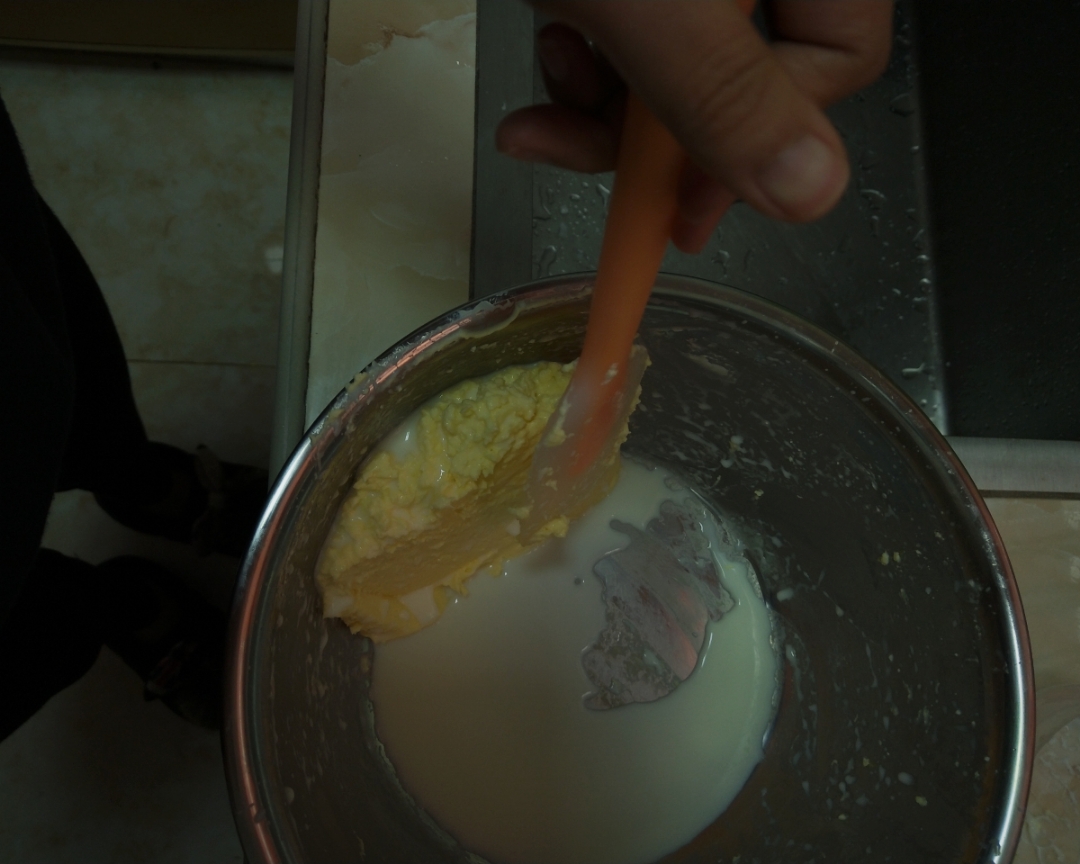 自制黄油打蛋器就能操作的做法 步骤5