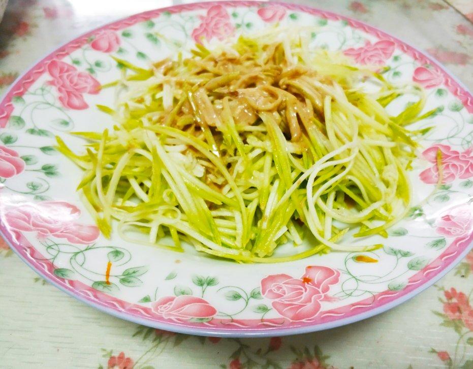 是人就能拌出来的美味西葫芦丝