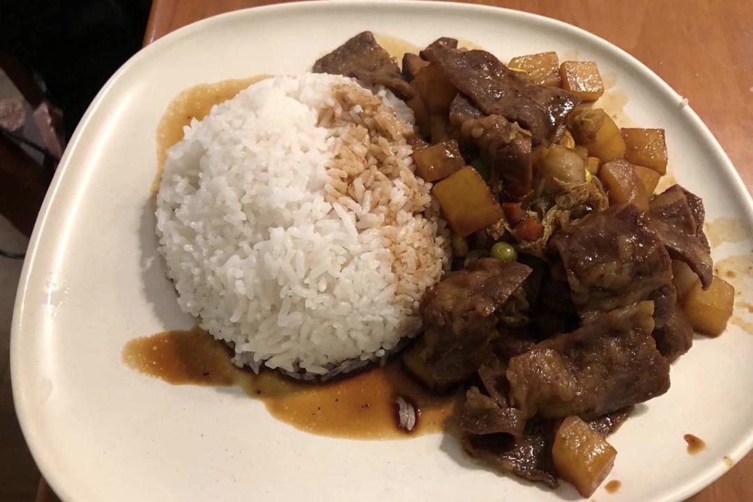好吃到舔碗底的土豆肥牛拌饭