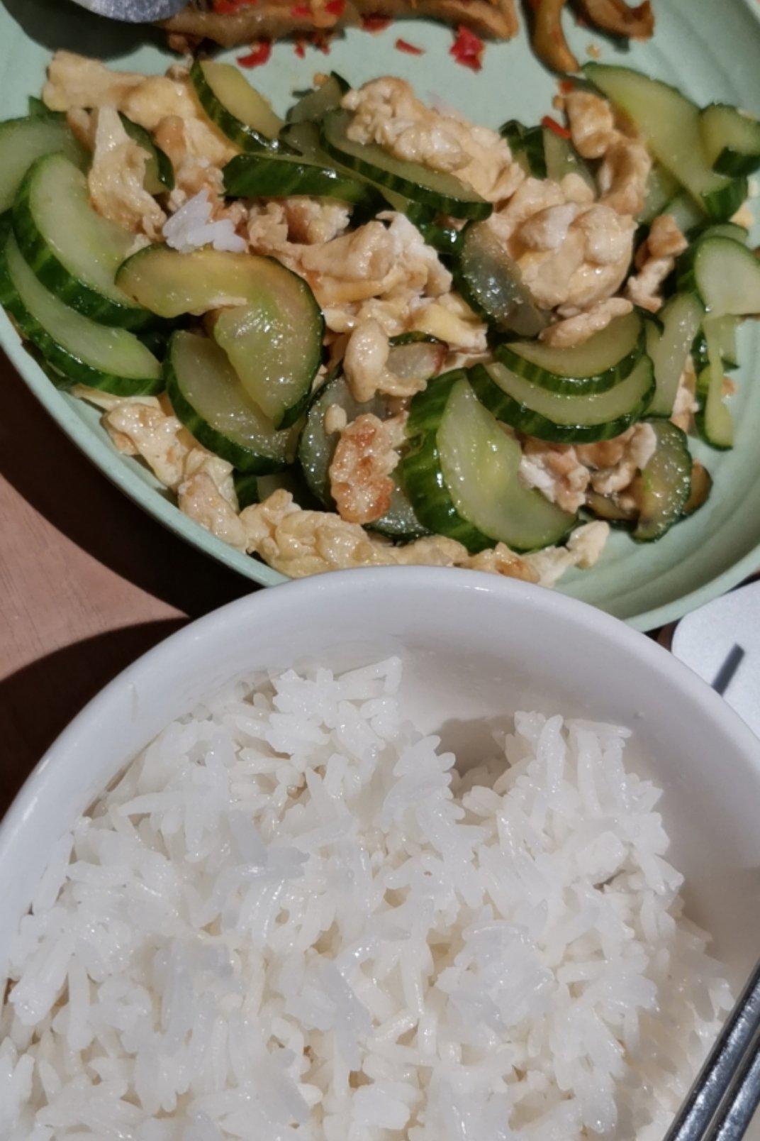 黄瓜炒鸡蛋