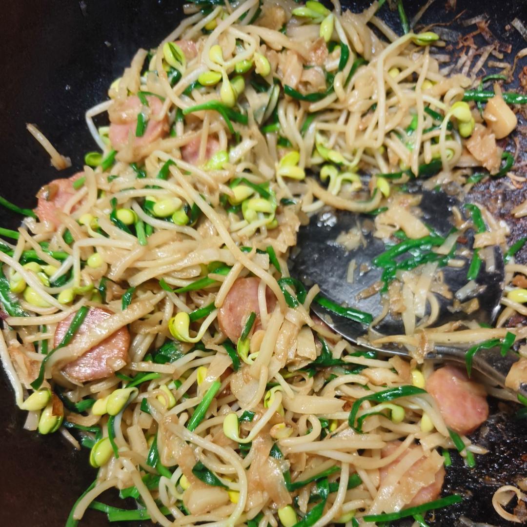 干爽的豆芽炒饼