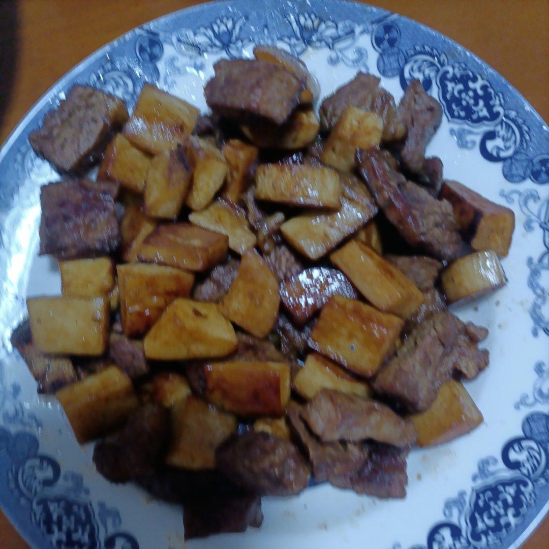 黑胡椒杏鲍菇牛肉粒