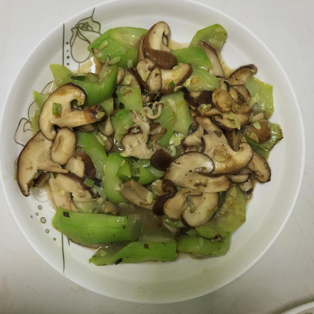 香菇炒丝瓜 超级好吃
