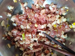白菜猪肉水煎包的做法 步骤2