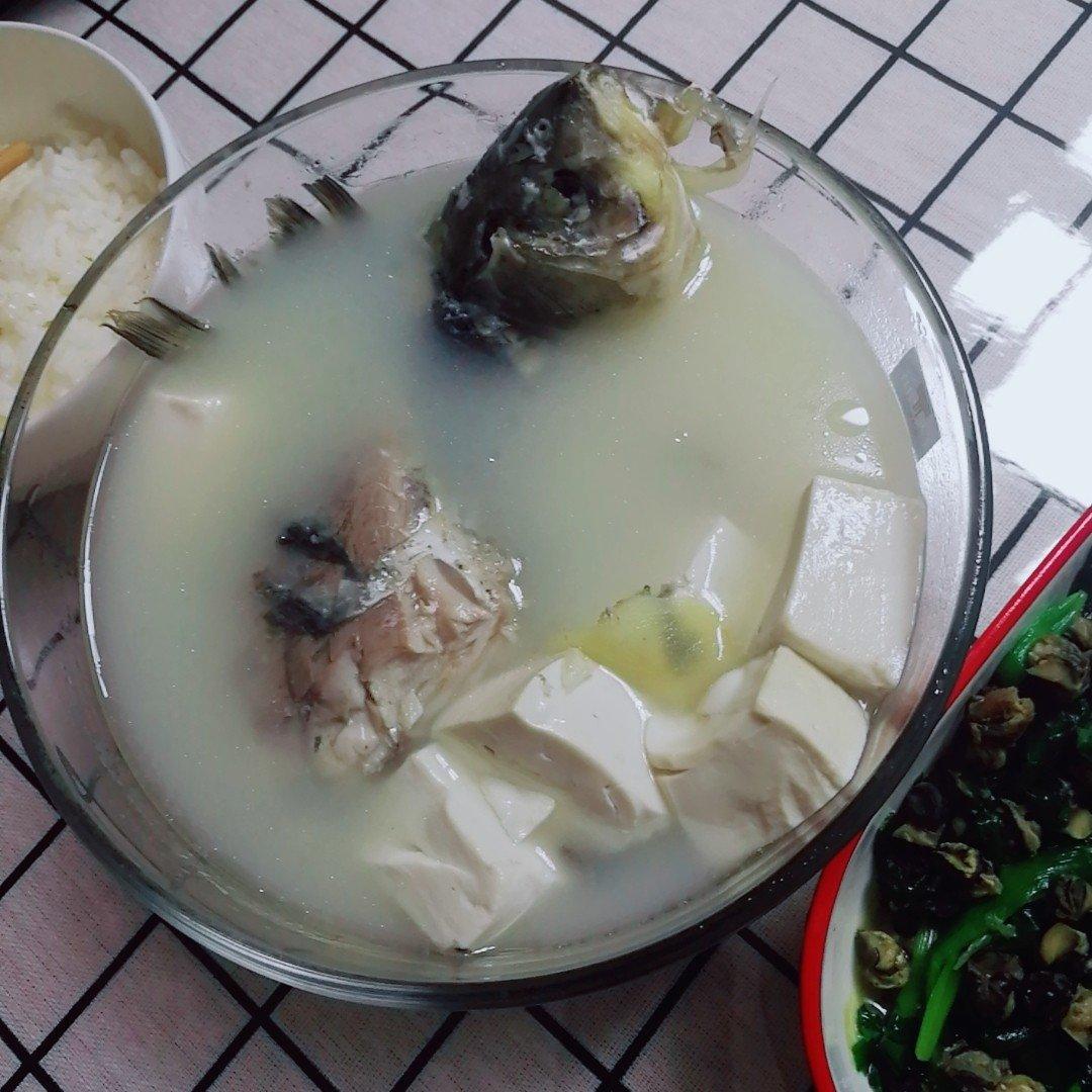 鲫鱼豆腐汤