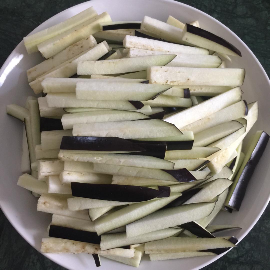 老丁的私房菜-切茄子条的小技巧