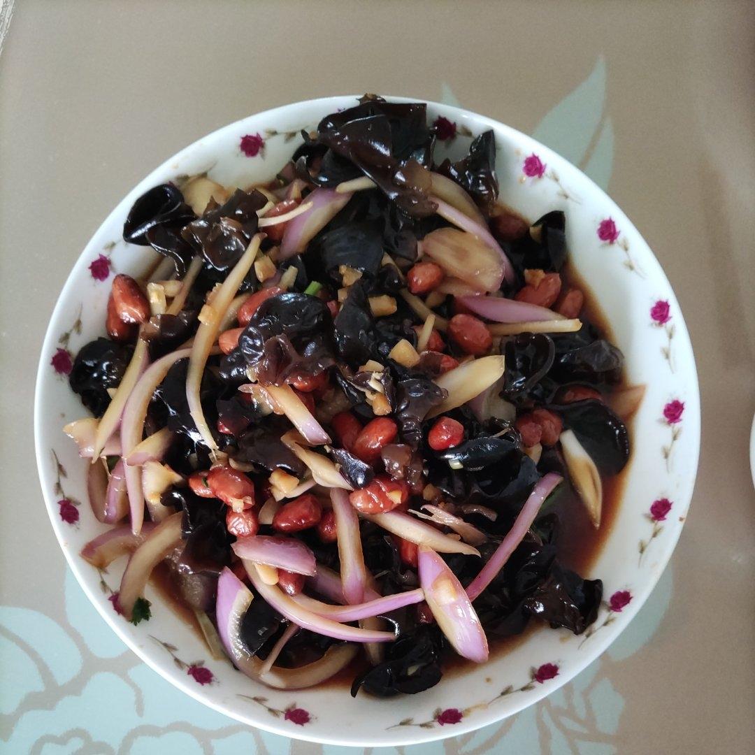 凉拌洋葱木耳–通血管开胃快手凉菜