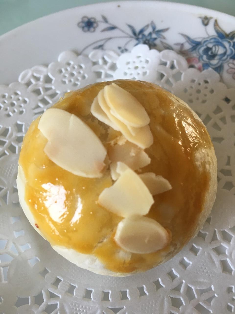紫薯蛋黄酥