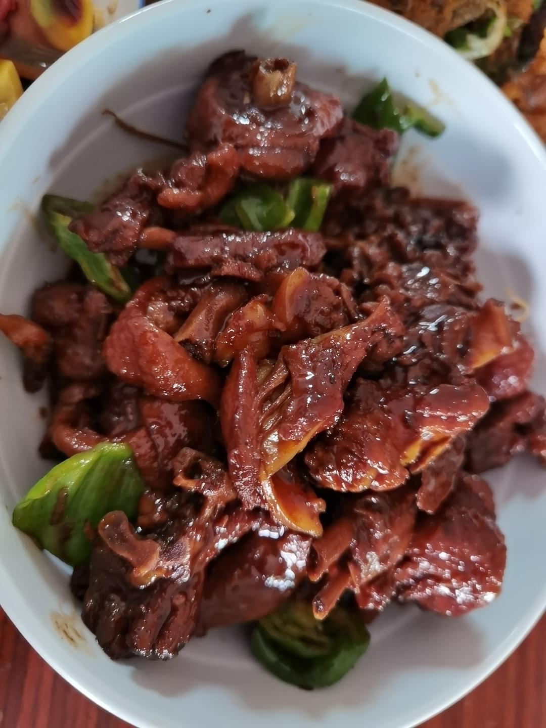 传统正宗的啤酒鸭配方和做法，鲜嫩香浓，只需炒千万不要焯水