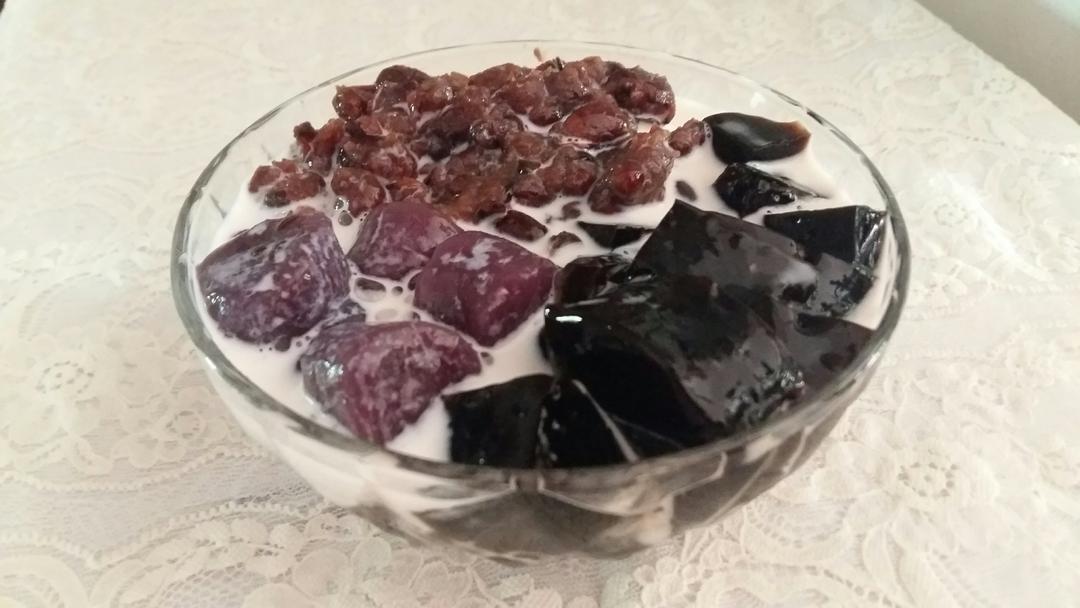 自制鲜芋仙芋圆（另附: 蜜红豆和仙草冻的做法）