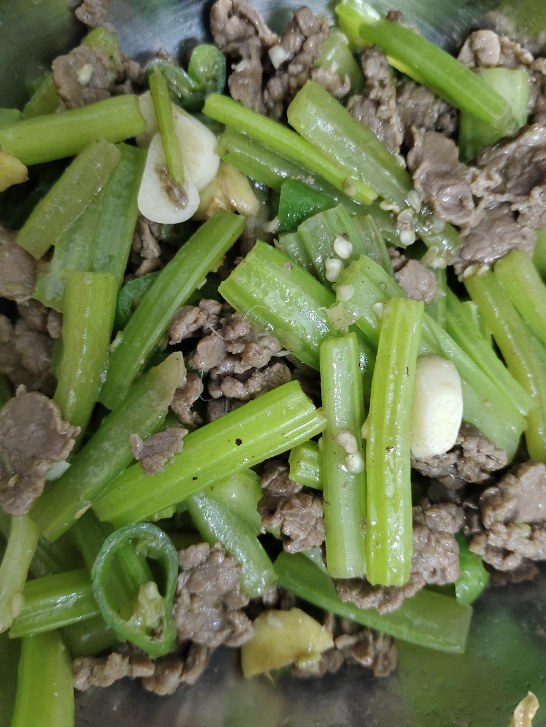 芹菜炒牛肉