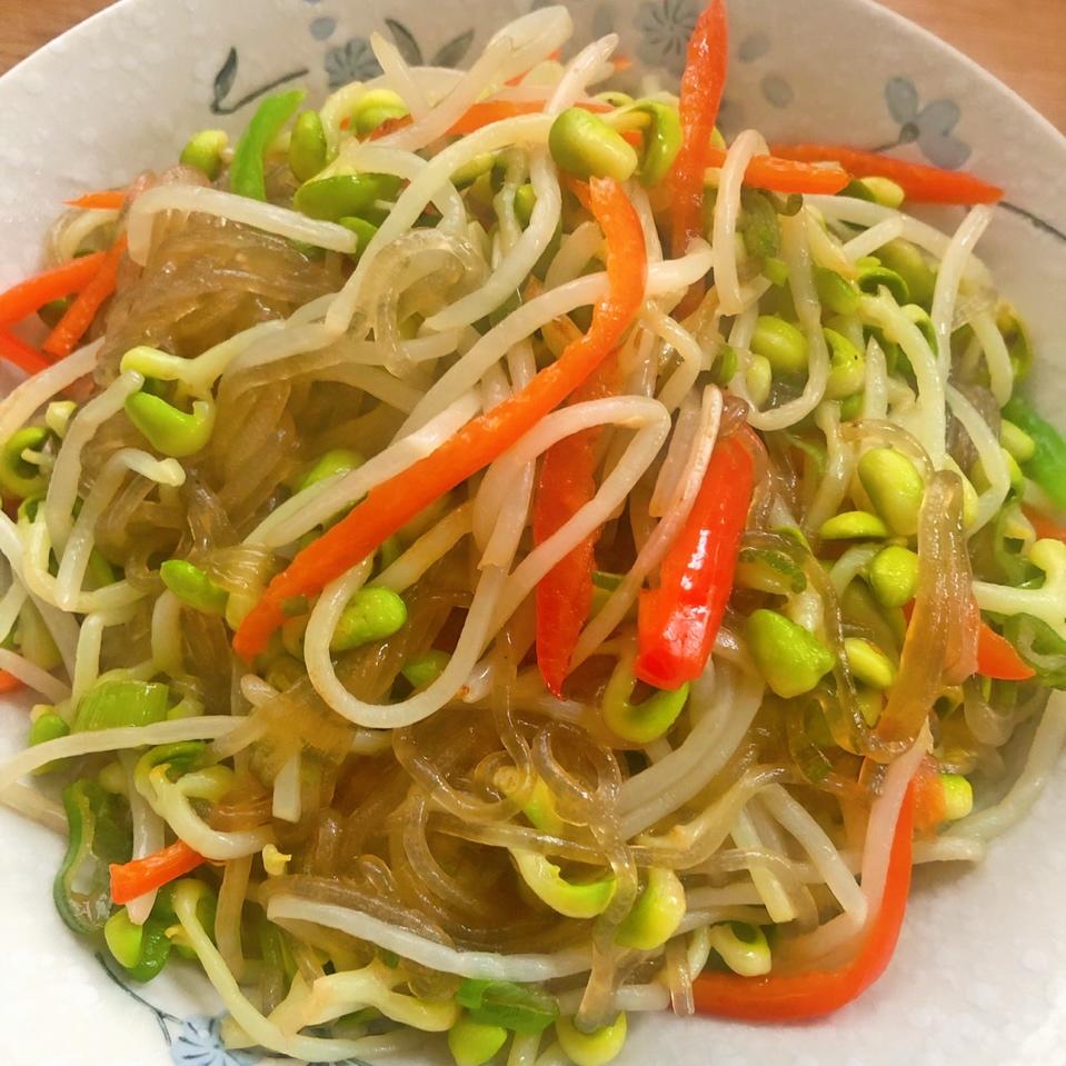 家常素食黄豆芽炒粉条