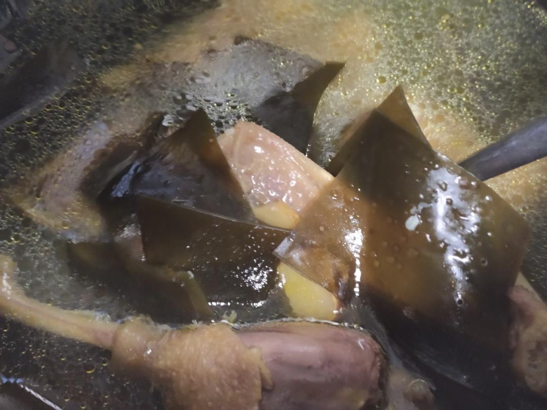 绿豆海带煲鸭汤