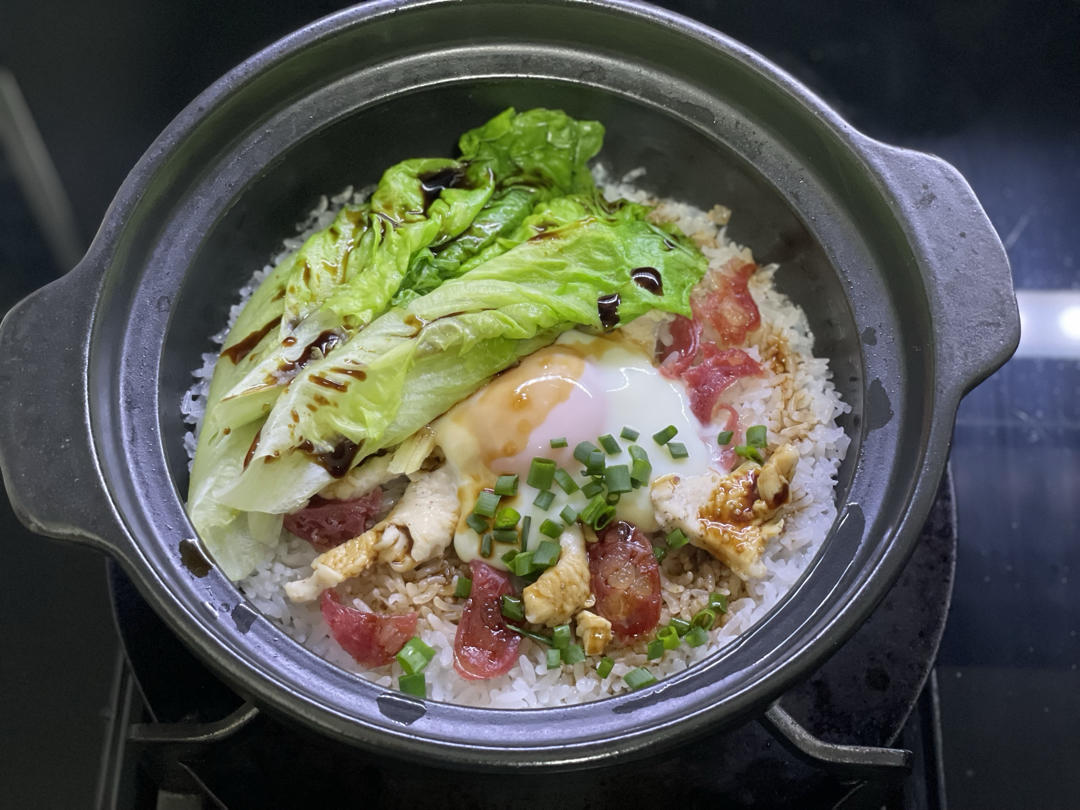 保姆级的「腊味煲仔饭2.0」加强版来了，地道老广味～