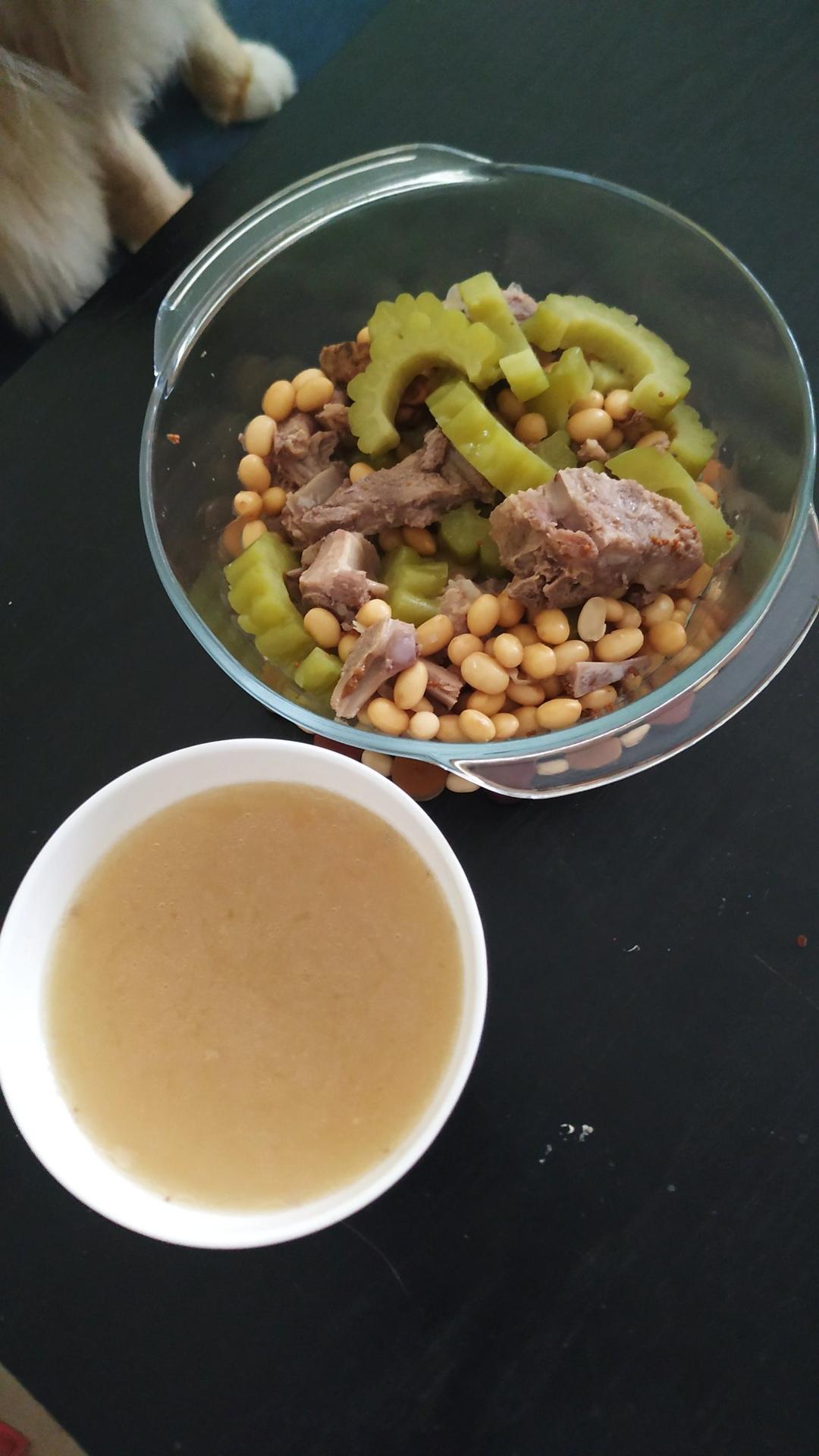 黄豆苦瓜排骨汤