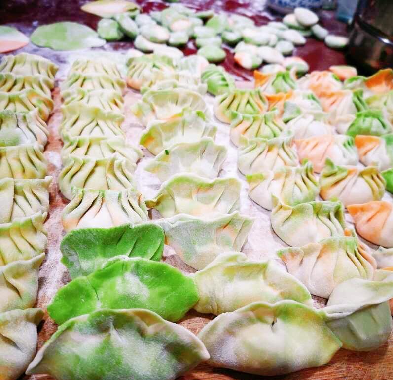翡翠白玉白菜饺子详细版（附翡翠白玉白菜饺子包法，翡翠白玉饺子皮两种制法，面包机和面，翡翠白玉烧卖，各种馅料搭配）
