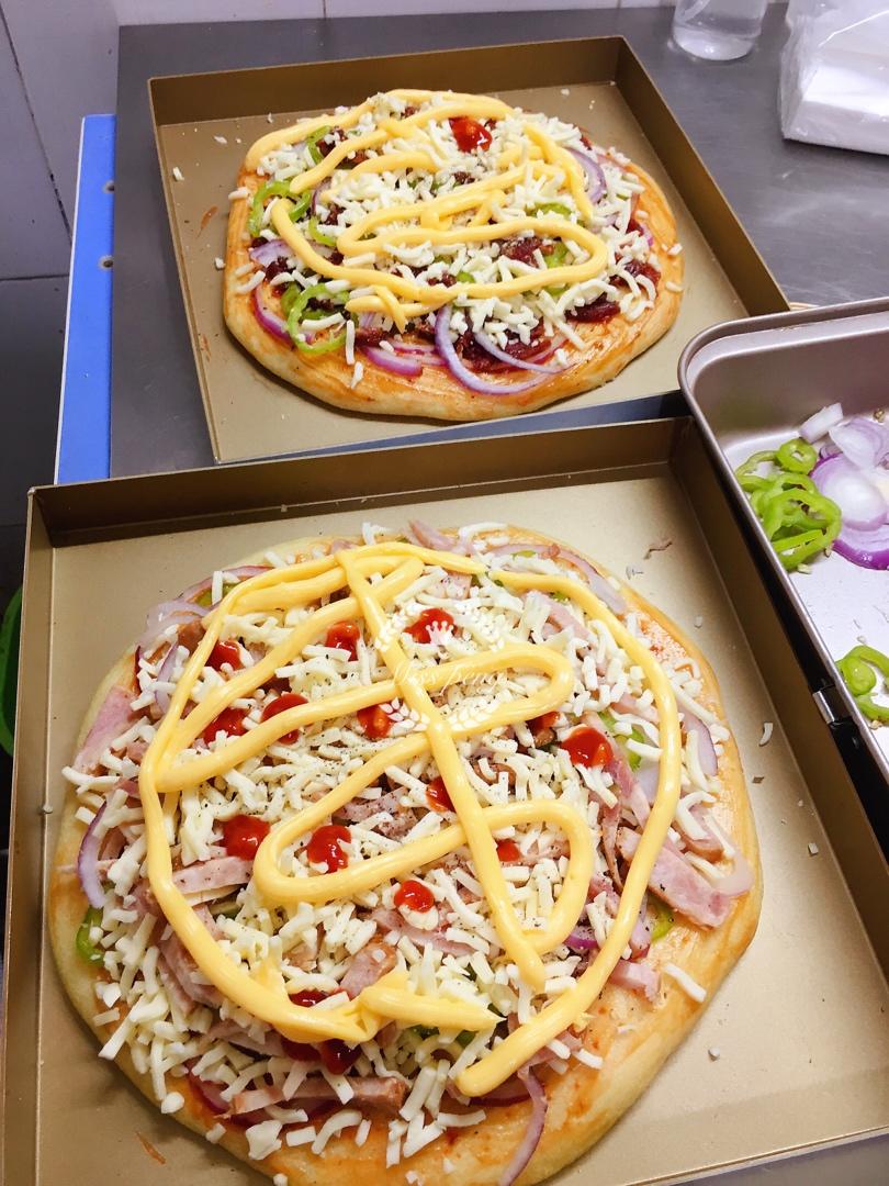 鲜虾🍤培根披萨🍕“内附敲好吃的饼皮做法”