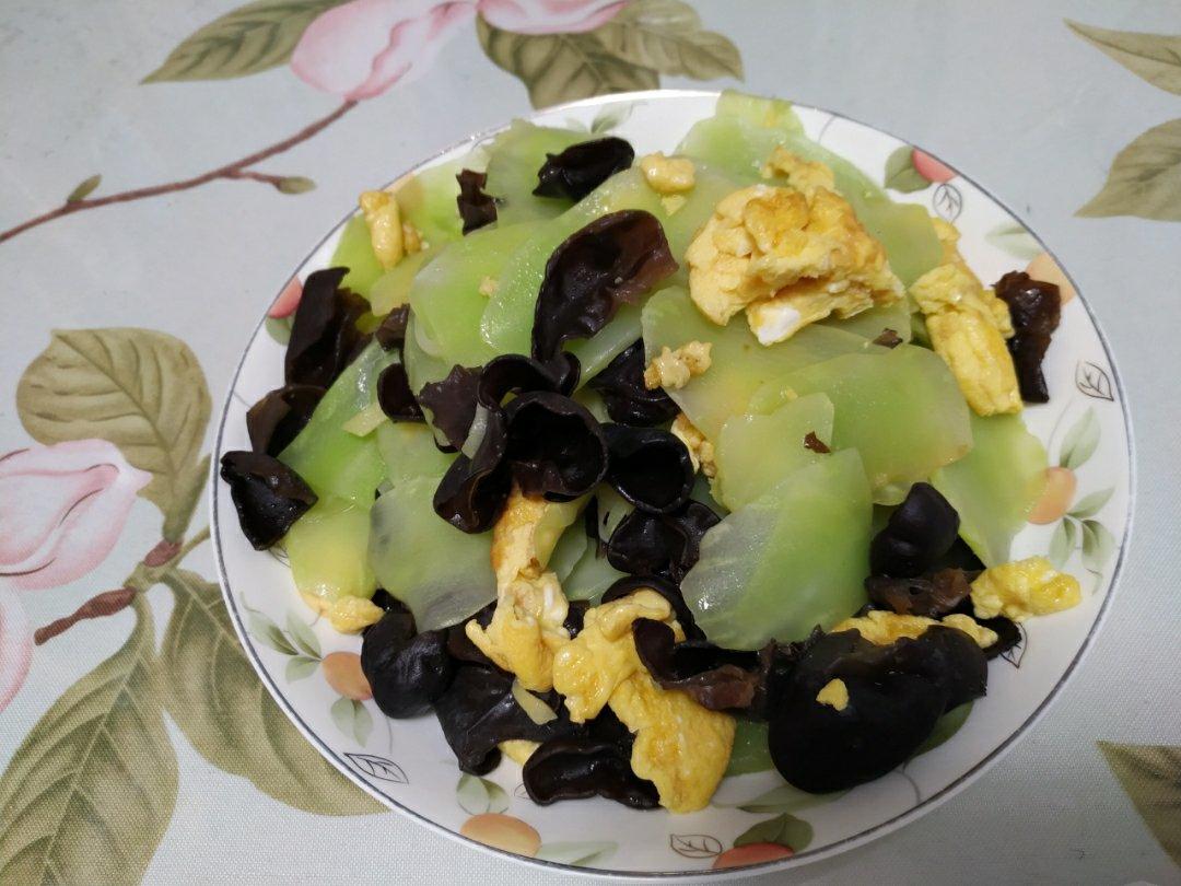 清新莴笋木耳炒蛋