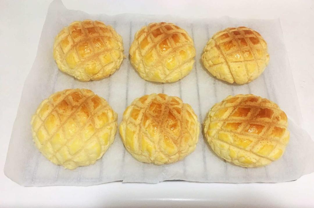 好吃到炸裂的港式菠萝包（附带制作酥皮的小视频）