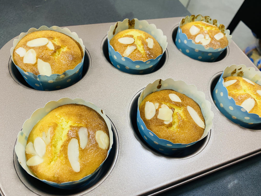 【生酮低碳】椰香奶油奶酪杯子蛋糕