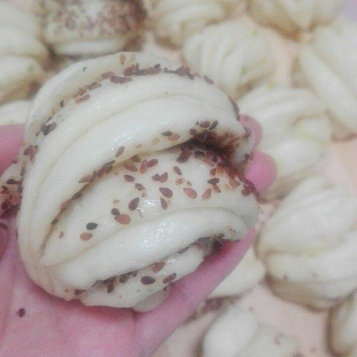 葱油花卷 Steamed Roll