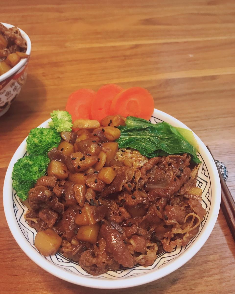 好吃到舔碗底的土豆肥牛拌饭