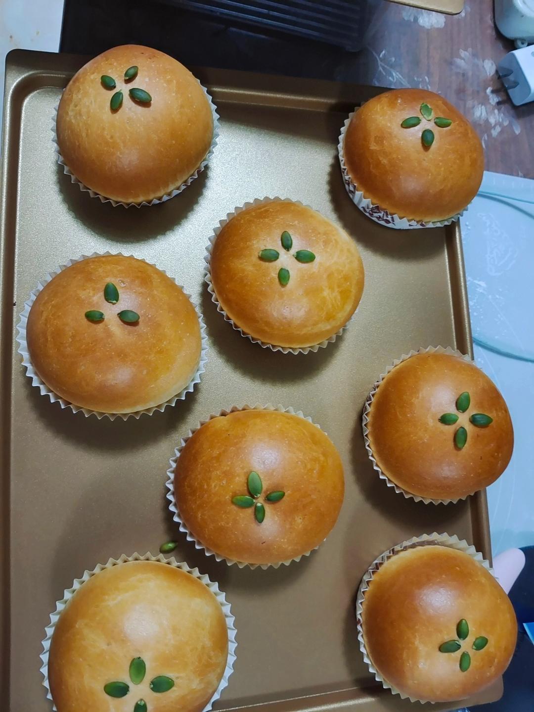 (超好吃的咸口面包）爆浆培根芝士面包