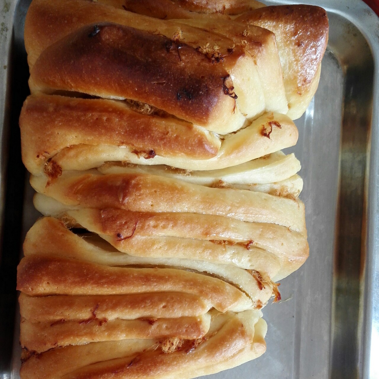 手撕千层肉松面包