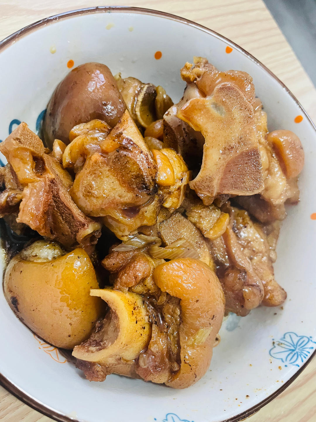 红烧猪蹄，酱香味，超级过嘴瘾的卤猪蹄