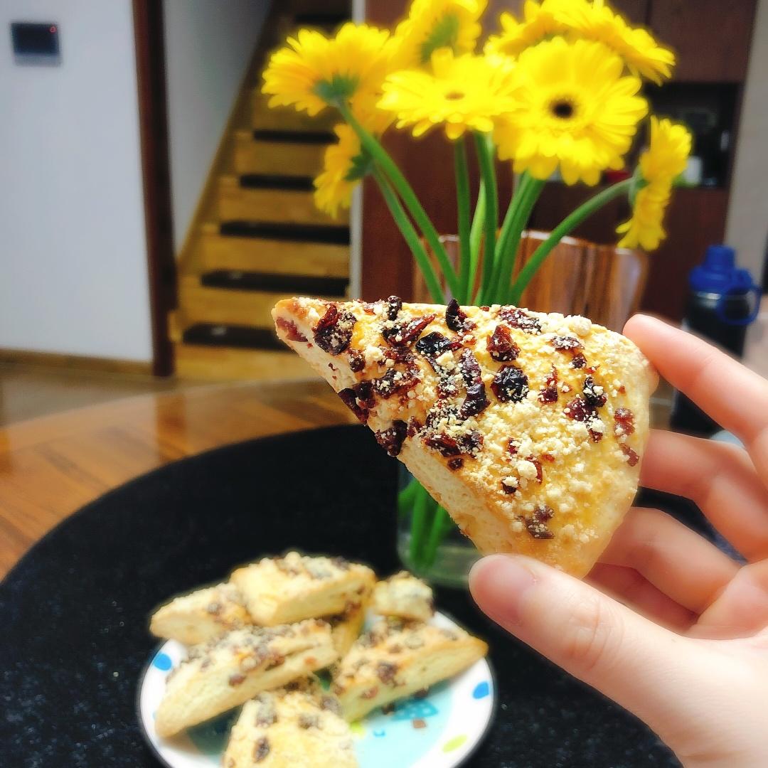 满屋飘香，口口都是满足——酥松香甜的蔓越莓蜜豆司康